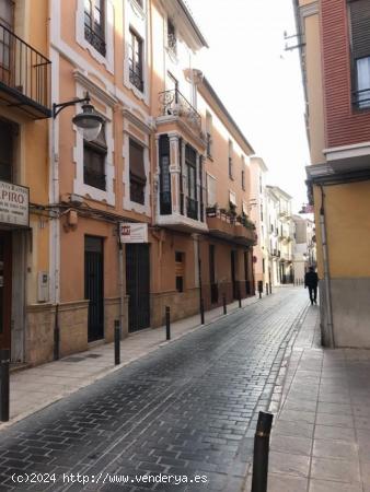 LOCAL COMERCIAL BIEN CONSERVADO - VALENCIA