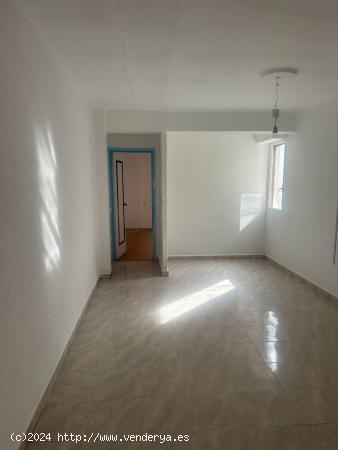 Se vende piso en Valencia - VALENCIA