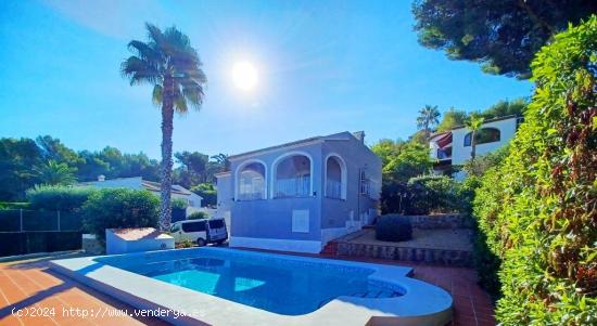 Villa reformada en Javea con 4 dorm y vistas al mar - ALICANTE