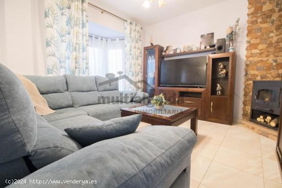 CHALET PAREADO EN ZONA CAMPO DE GOLF - CADIZ