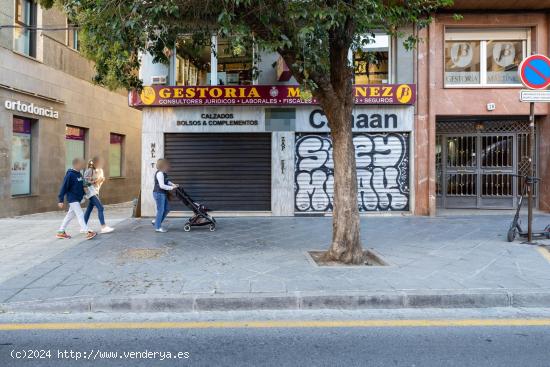 LOCAL COMERCIAL ACERA DEL DARRO - GRANADA