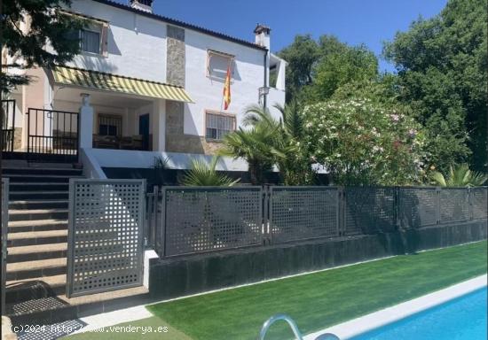 Enorme casa con piscina - CACERES