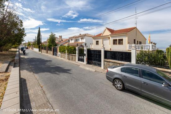 Chalet Venta Urb.Laurel de la Reina (La Zubia) - GRANADA