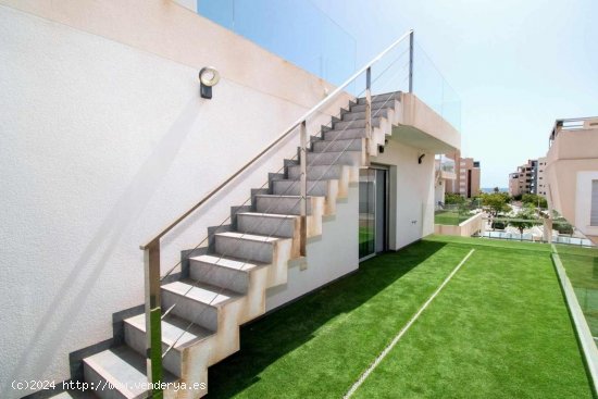 Villa en venta en Pilar de la Horadada (Alicante)