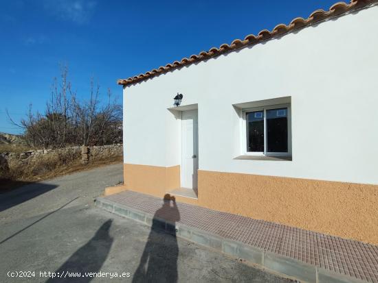  Casa de campo con patio en Urcal - ALMERIA 