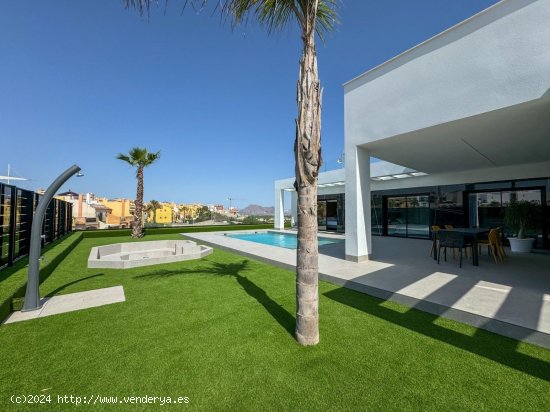 Villa en venta en Algorfa (Alicante)