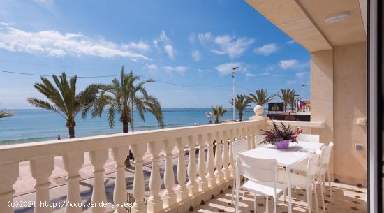 Vivienda en primera línea de Playa del Campello con fantásticas vistas al mar. - ALICANTE