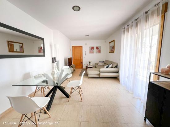 APARTAMENTO CON AMPLIA TERRAZA Y BONITO PATIO INTERIOR - ALICANTE