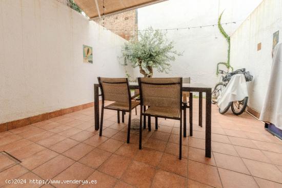 CASA JUNTO ESCOLA PIA SABADELL !!! - BARCELONA