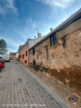 CASA EN VENTA EN EL CASCO - CUENCA