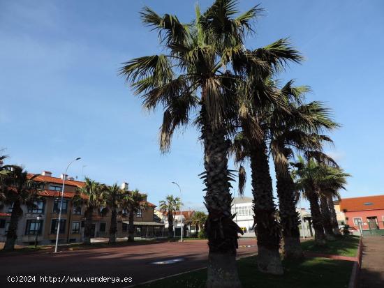 Ático muy próximo al puerto de Aguiño - A CORUÑA