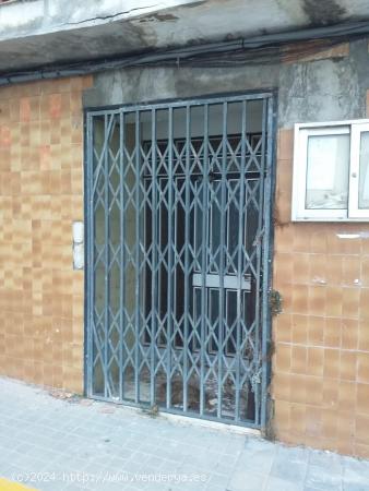 SE VENDE LOCAL COMERCIAL + 1ª PLANTA VIVIENDA EN MONCADA - VALENCIA