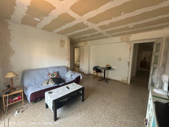 SE VENDE PISO LUMINOSO Y CON PERFECTA ORIENTACIÓN EN MALILLA - VALENCIA