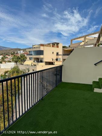 Villa con Impresionantes Vistas al Mar y a las Montañas en Villajoyosa - ALICANTE