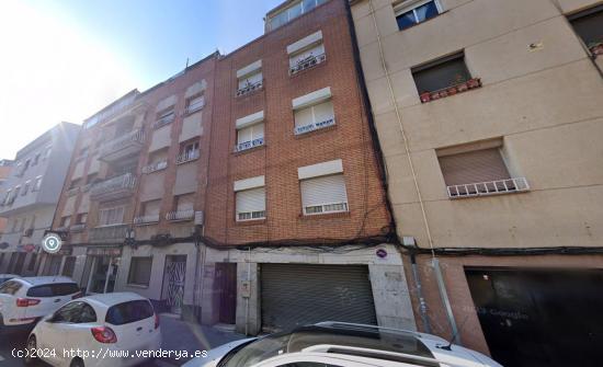 Se vende piso OKUPADO en Santa Coloma de Gramenet (Barcelona) - BARCELONA