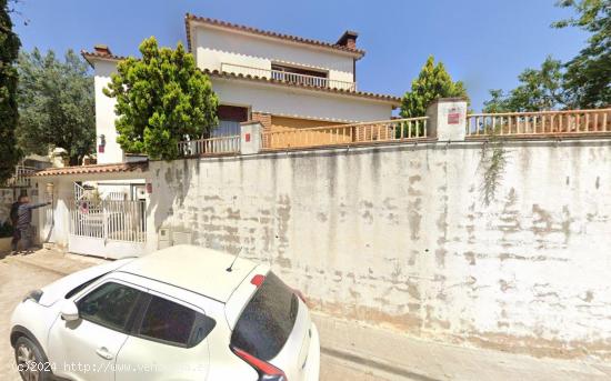 Se vende chalet OKUPADO en Vilassar de Dalt (Barcelona) - BARCELONA