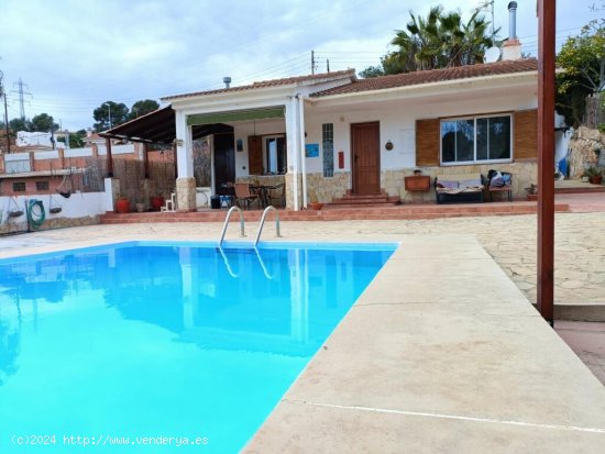 Casa Independiente con piscina.