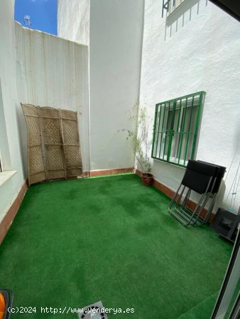 Bonito apartamento en Calle Castilla con patio!!!