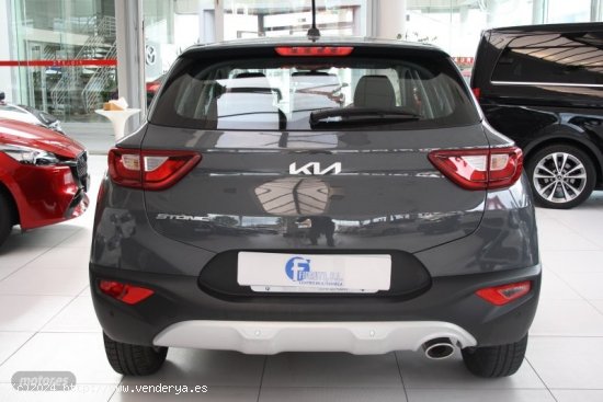 Kia Stonic 1.0 84CV EDITON PACK EMOTION 5P de 2023 con 31.620 Km por 17.300 EUR. en Pontevedra