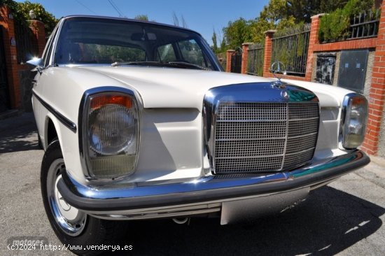 Mercedes 220 220D W115 /8 COLECCIONISTA de 1979 con 80.000 Km por 22.700 EUR. en Granada