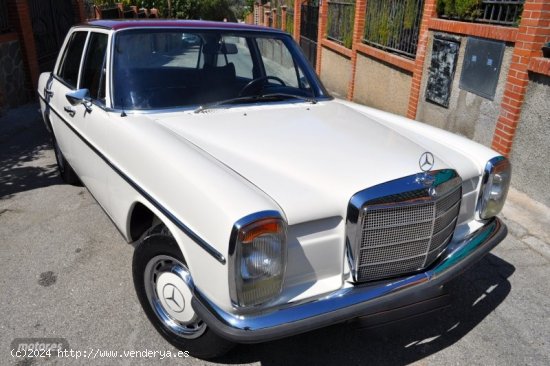 Mercedes 220 220D W115 /8 COLECCIONISTA de 1979 con 80.000 Km por 22.700 EUR. en Granada