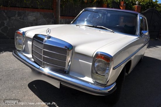 Mercedes 220 220D W115 /8 COLECCIONISTA de 1979 con 80.000 Km por 22.700 EUR. en Granada