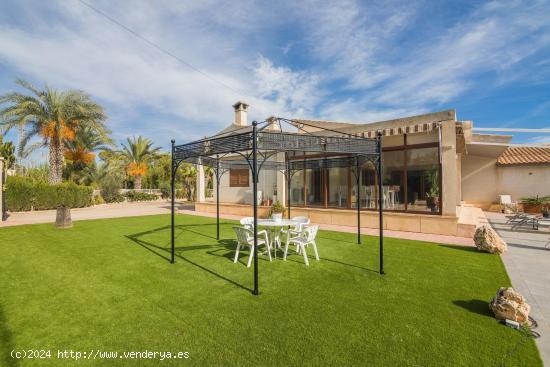  Chalet independiente de lujo en suelo urbanizable - ALICANTE 