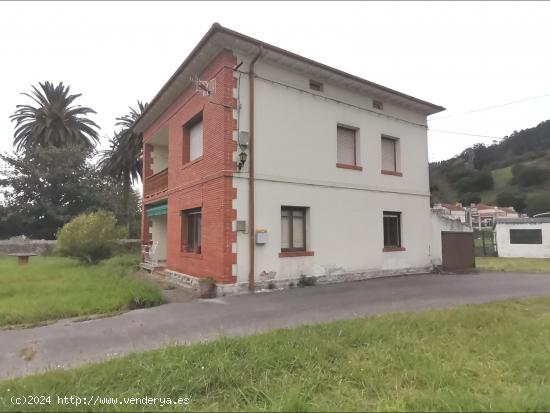 Casa independiente en gran parcela urbana - CANTABRIA