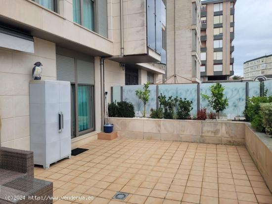 BAJO CON TERRAZA DE UNA HABITACIÓN CON GARAJE CERRADO EN CENTRO DE ASTILLERO - CANTABRIA