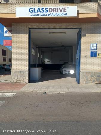 SE ALQUILA NAVE EN ZONA ARACELI - ALMERIA