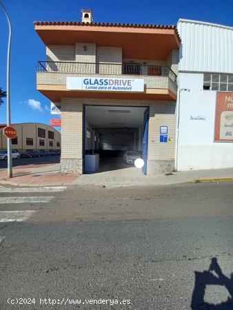 SE ALQUILA NAVE EN ZONA ARACELI - ALMERIA