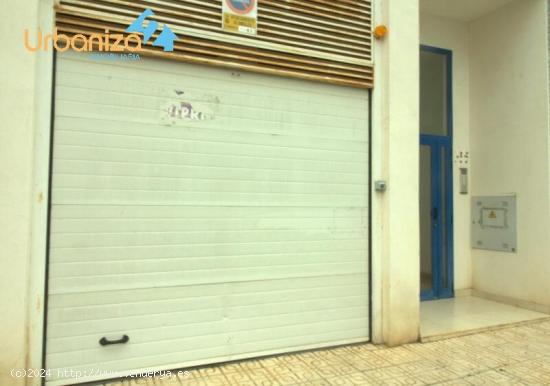 SE VENDE PLAZA DE GARAJE CON TRASTERO DE 16 M2. - BADAJOZ