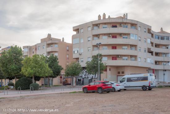 ¡Gran oportunidad en La Vaguada! Piso para reformar a un precio exclusivo - MURCIA