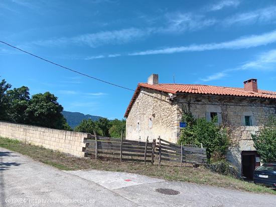 Se Vende Casa Pareada con Terreno en Valle de Mena - BURGOS