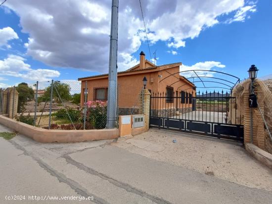 Casa con Terreno en Purias - MURCIA