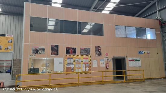 GRAN NAVE DE 2000 M2 INDUSTRIAL EN CONSTANTI - TARRAGONA