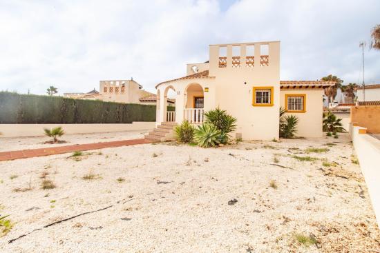 Villa independiente en Lomas de Cabo Roig, Orihuela Costa - ALICANTE