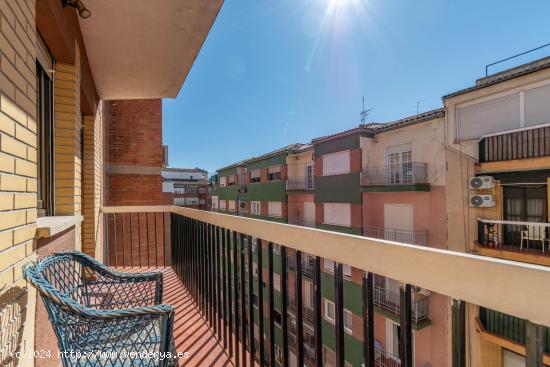  PISO DE 3 DORMITORIOS EN PLAZA DE TOROS - GRANADA 