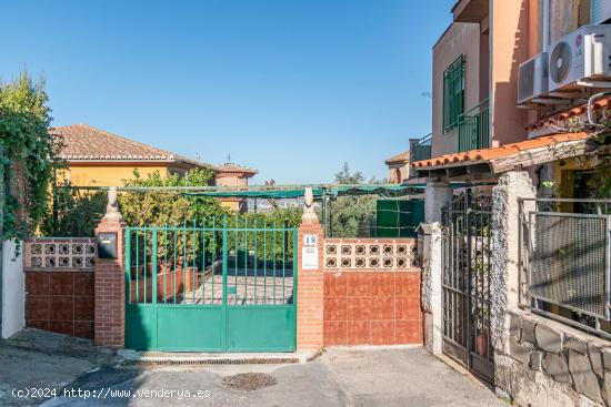 CASA CON GRAN PARCELA EN CASCO URBANO DE LA ZUBIA - GRANADA