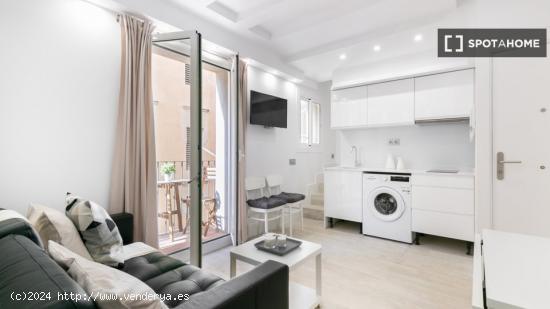 Apartamento moderno con balcón y terraza en Meer Street - BARCELONA