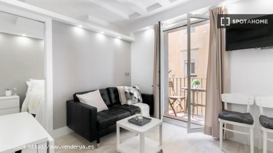 Apartamento moderno con balcón y terraza en Meer Street - BARCELONA