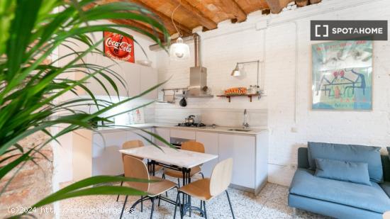 Apartamento moderno con balcón exterior en Sants-Montjuic - BARCELONA