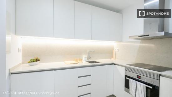 Moderno apartamento totalmente amueblado en la zona de la Barceloneta - BARCELONA