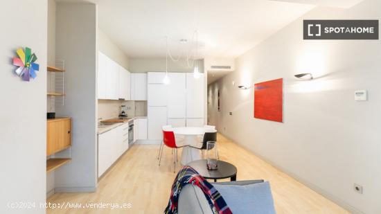 Apartamento moderno cerca de la estación de metro Urquinaona - BARCELONA