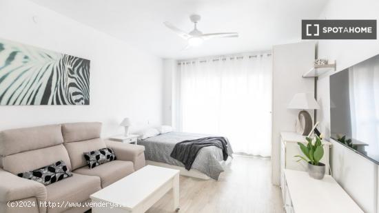 Apartamento amueblado moderno en Les Corts - BARCELONA