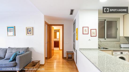 Acogedor apartamento amueblado en Carrer de Calabria - BARCELONA