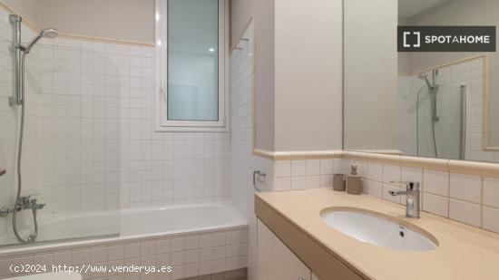 Apartamento entero de 2 dormitorios en Barcelona. - BARCELONA