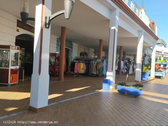 SE VENDE LOCAL COMERCIAL EN EL CENTRO NOVO SANTI PETRI - CADIZ