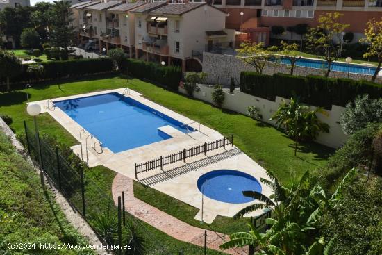  SE ALQUILA EN TORREQUEBRADA PISO 1 DORMITORIO CON GARAJE Y TERRAZA - MALAGA 