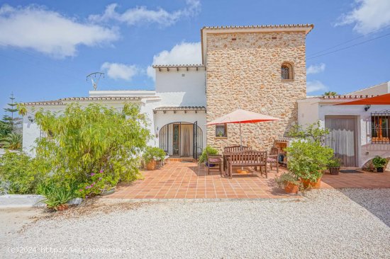 Finca en venta en Benissa (Alicante)